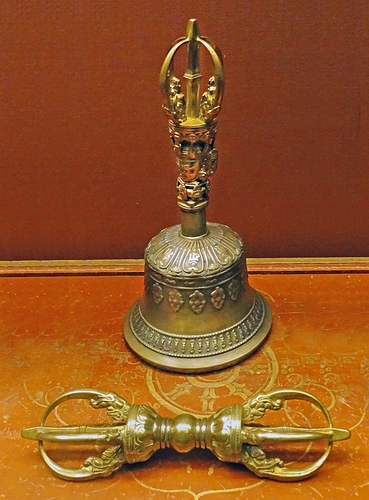 Ghanta_et_Vajra_(British_Museum)_(8697431158)